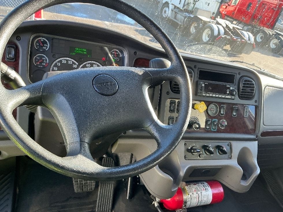 Medium Duty Box Truck-Light and Medium Duty Trucks-Freightliner-2022-M2-Calgary-AB-106,979\n\t\tkm-$ 101,500 - Image 18