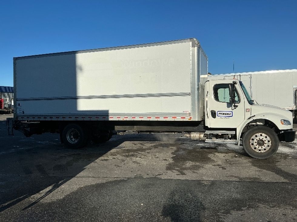 Medium Duty Box Truck-Light and Medium Duty Trucks-Freightliner-2022-M2-Calgary-AB-36,933\n\t\tkm-$ 110,750 - Image 15