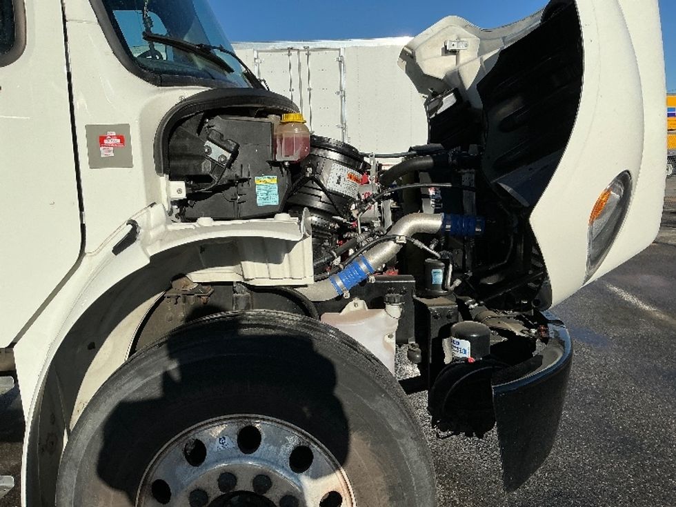 Medium Duty Box Truck-Light and Medium Duty Trucks-Freightliner-2022-M2-Calgary-AB-36,933\n\t\tkm-$ 110,750 - Image 23