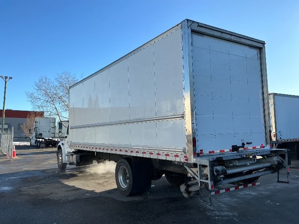 Medium Duty Box Truck-Light and Medium Duty Trucks-Freightliner-2022-M2-Calgary-AB-36,933\n\t\tkm-$ 110,750 - Image 6