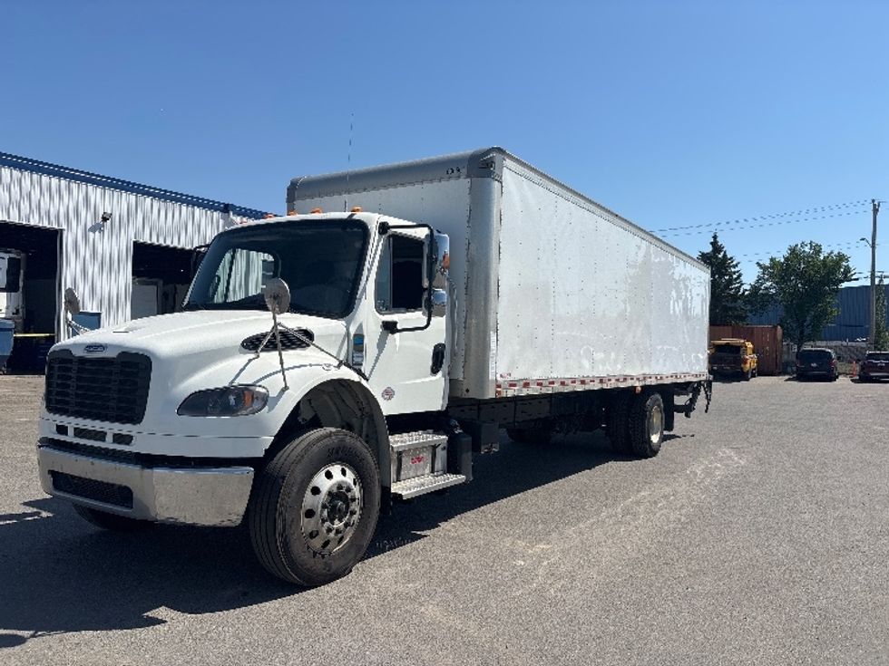 Medium Duty Box Truck-Light and Medium Duty Trucks-Freightliner-2022-M2-Calgary-AB-385,132\n\t\tkm-$ 54,250 - Image 3