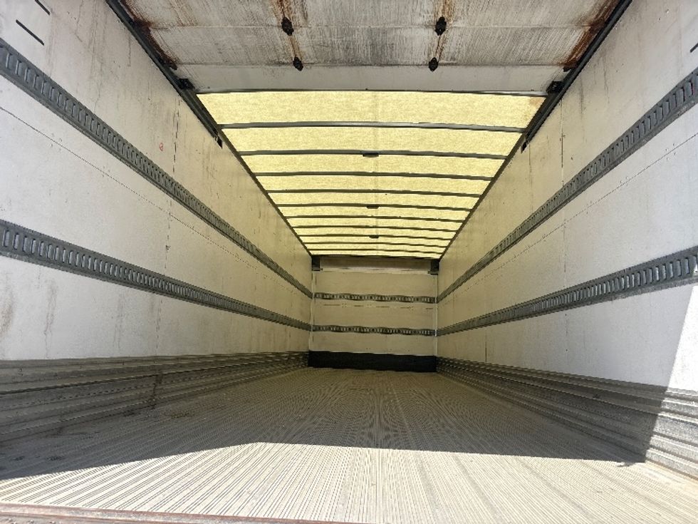 Medium Duty Box Truck-Light and Medium Duty Trucks-Freightliner-2022-M2-Calgary-AB-385,132\n\t\tkm-$ 54,250 - Image 8