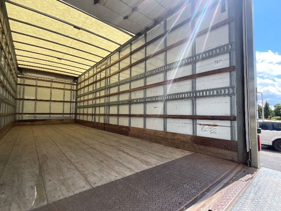 Medium Duty Box Truck-Light and Medium Duty Trucks-Freightliner-2022-M2-Cambridge-ON-257,421\n\t\tkm-$ 78,250 - Image 12
