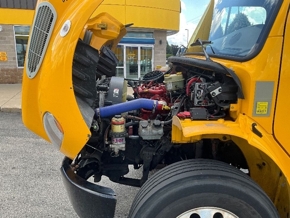 Medium Duty Box Truck-Light and Medium Duty Trucks-Freightliner-2022-M2-Cambridge-ON-257,421\n\t\tkm-$ 78,250 - Image 24