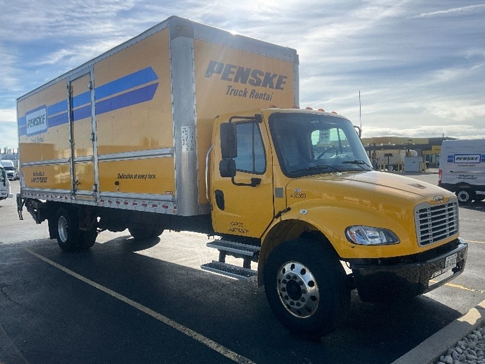 Medium Duty Box Truck-Light and Medium Duty Trucks-Freightliner-2022-M2-Cambridge-ON-281,882\n\t\tkm-$ 77,000 - Image 1