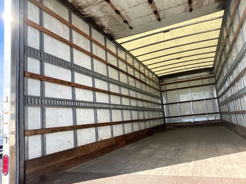Medium Duty Box Truck-Light and Medium Duty Trucks-Freightliner-2022-M2-Cambridge-ON-281,882\n\t\tkm-$ 77,000 - Image 11