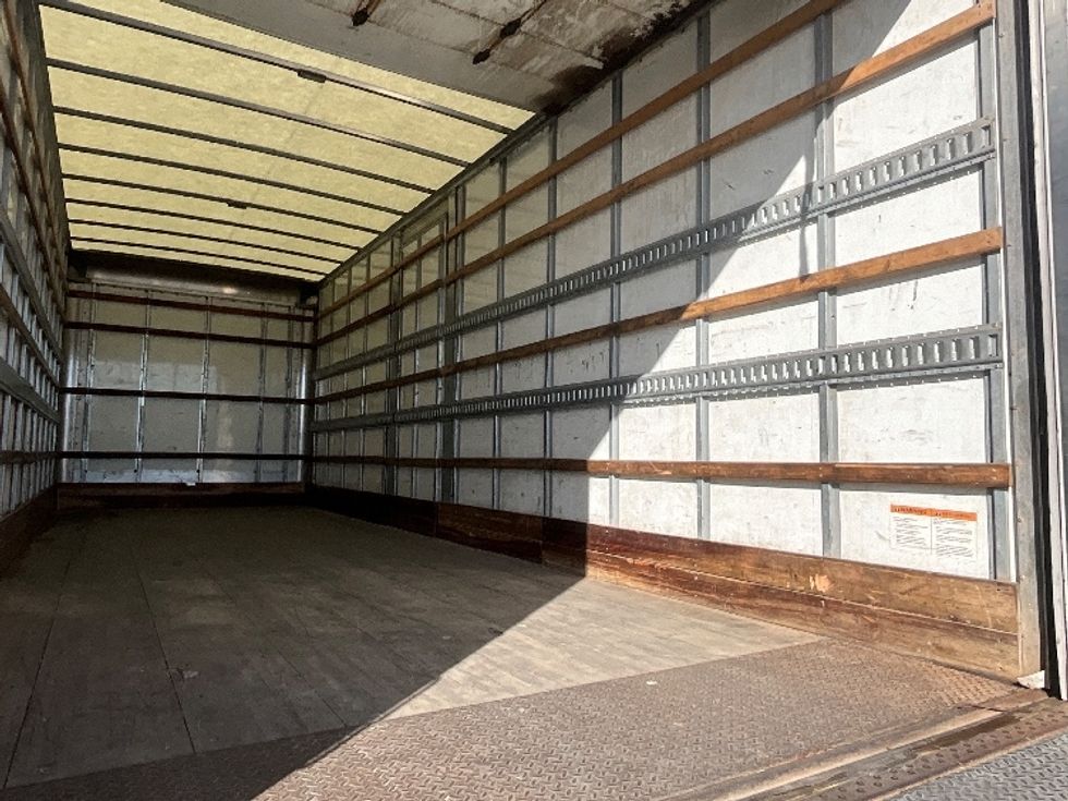 Medium Duty Box Truck-Light and Medium Duty Trucks-Freightliner-2022-M2-Cambridge-ON-281,882\n\t\tkm-$ 77,000 - Image 12