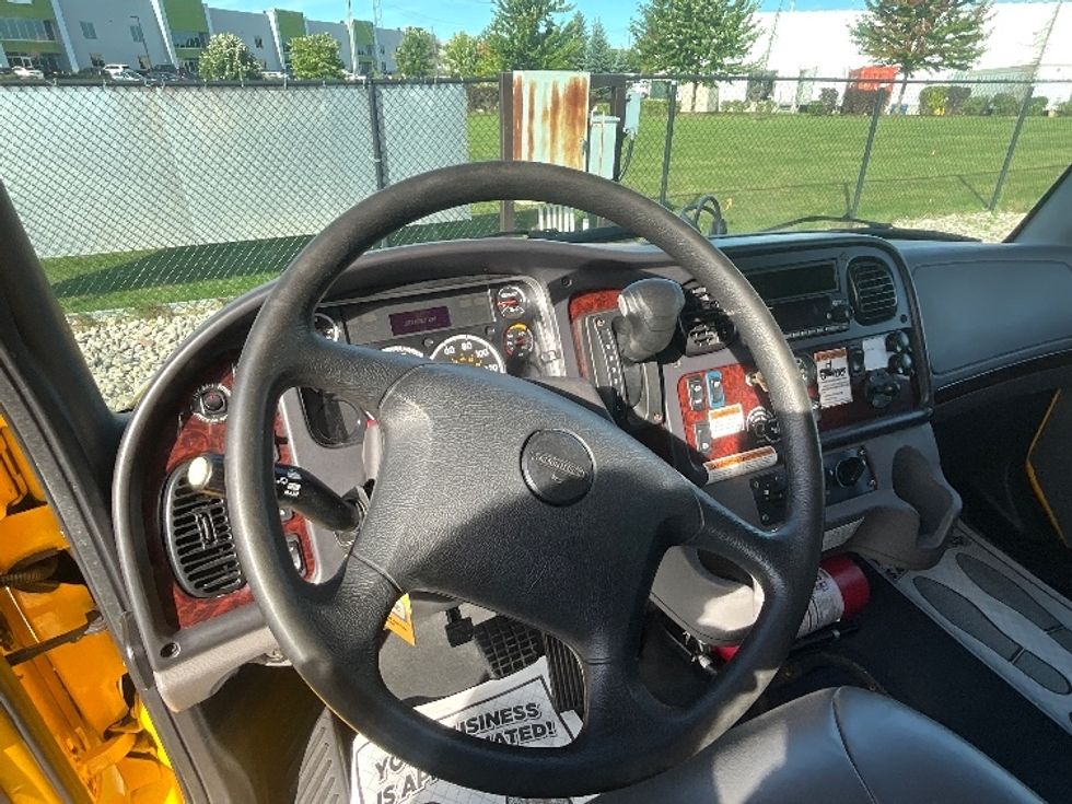 Medium Duty Box Truck-Light and Medium Duty Trucks-Freightliner-2022-M2-Cambridge-ON-281,882\n\t\tkm-$ 77,000 - Image 18