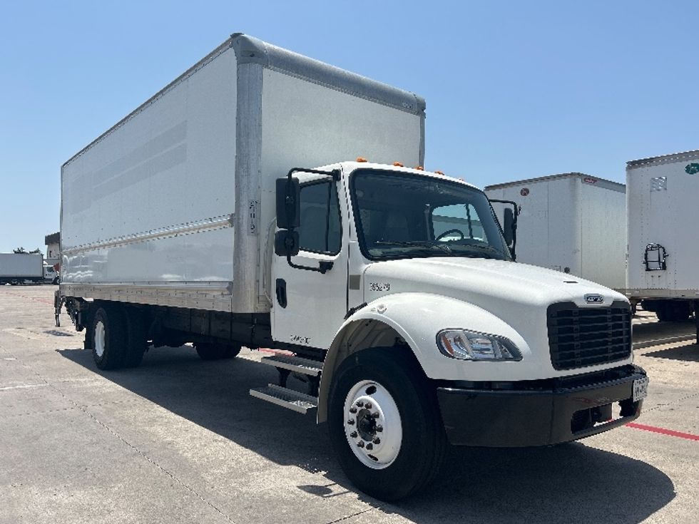 Medium Duty Box Truck-Light and Medium Duty Trucks-Freightliner-2022-M2-Carrollton-TX-141,399\n\t\tmiles-$ 77,000 - Image 1