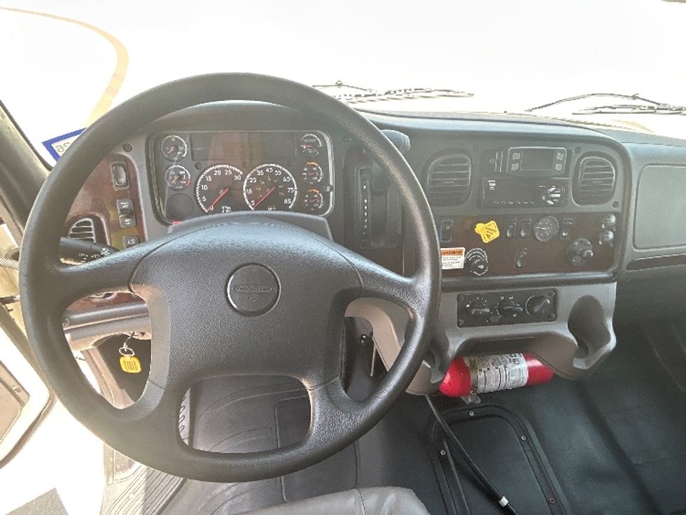 Medium Duty Box Truck-Light and Medium Duty Trucks-Freightliner-2022-M2-Carrollton-TX-141,399\n\t\tmiles-$ 77,000 - Image 18