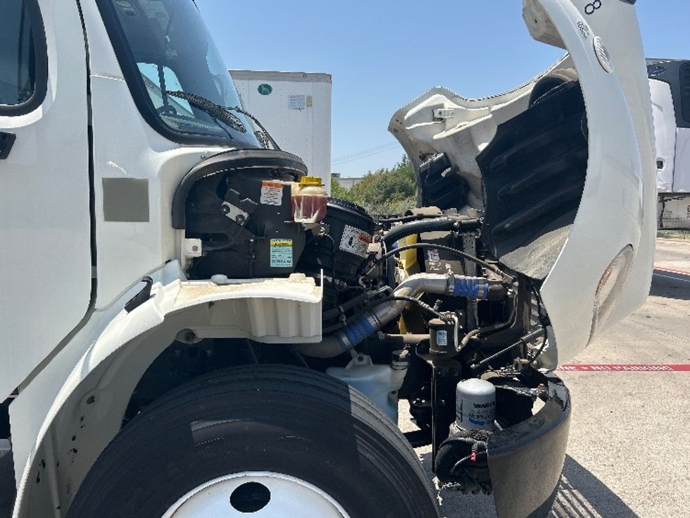 Medium Duty Box Truck-Light and Medium Duty Trucks-Freightliner-2022-M2-Carrollton-TX-141,399\n\t\tmiles-$ 77,000 - Image 23