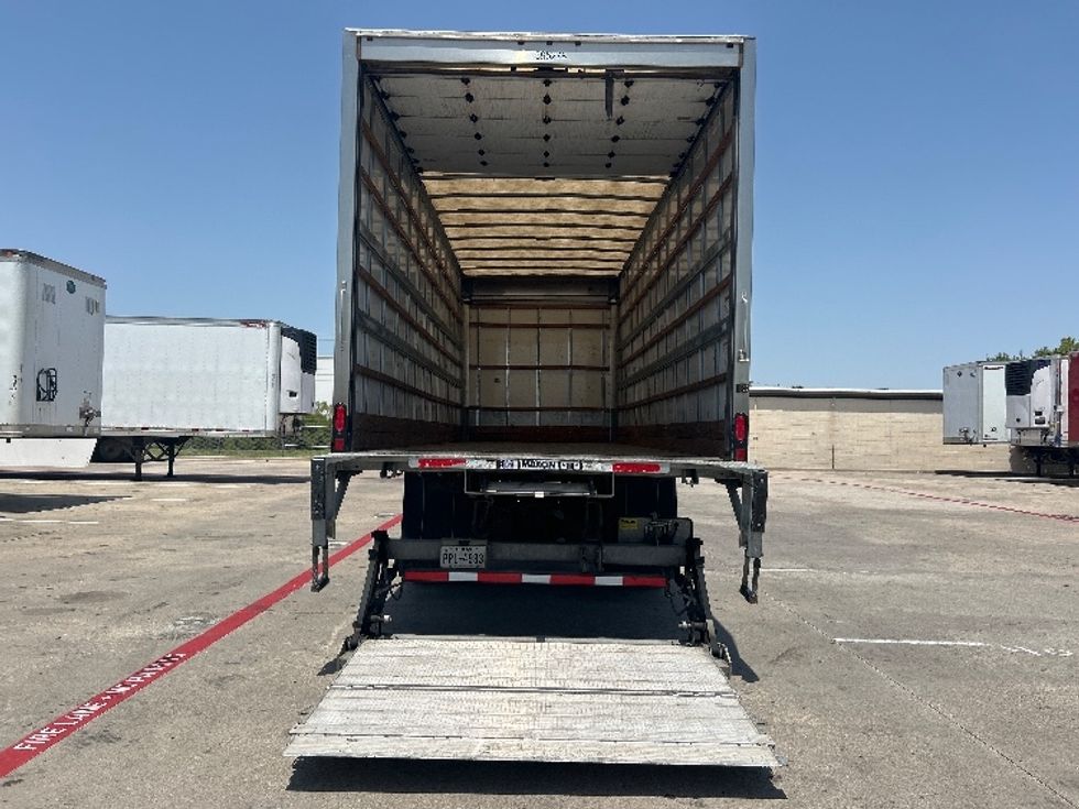 Medium Duty Box Truck-Light and Medium Duty Trucks-Freightliner-2022-M2-Carrollton-TX-141,399\n\t\tmiles-$ 77,000 - Image 9