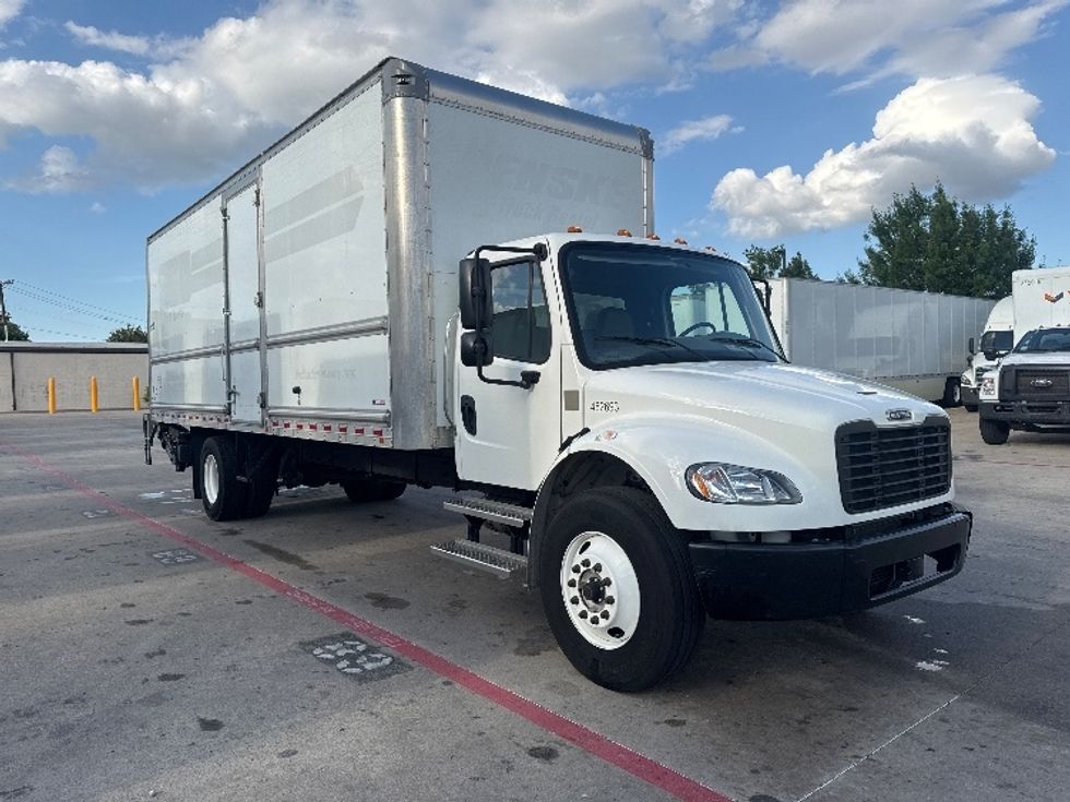 Medium Duty Box Truck-Light and Medium Duty Trucks-Freightliner-2022-M2-Carrollton-TX-82,256\n\t\tmiles-$ 80,250 - Image 1