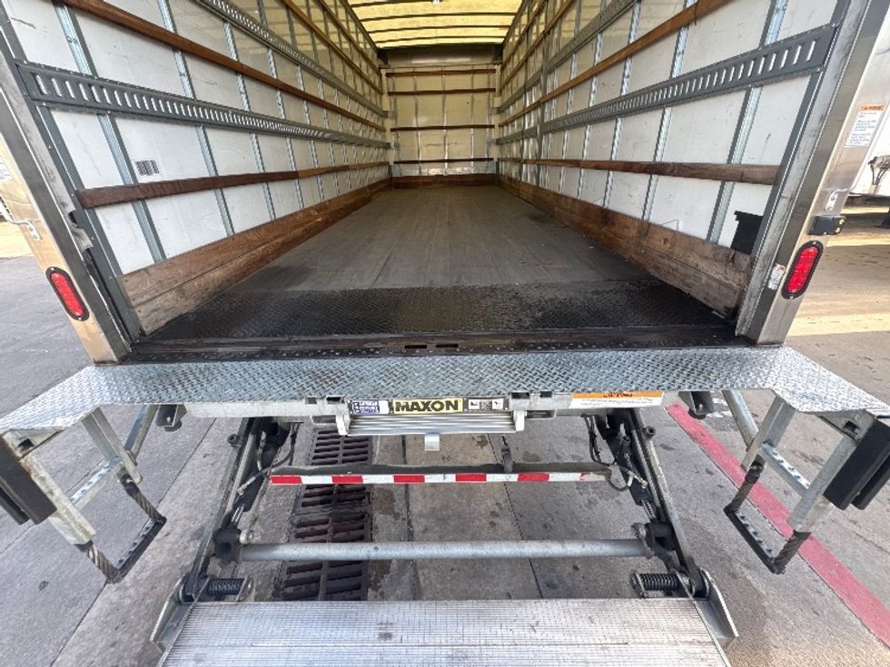 Medium Duty Box Truck-Light and Medium Duty Trucks-Freightliner-2022-M2-Carrollton-TX-82,256\n\t\tmiles-$ 80,250 - Image 10