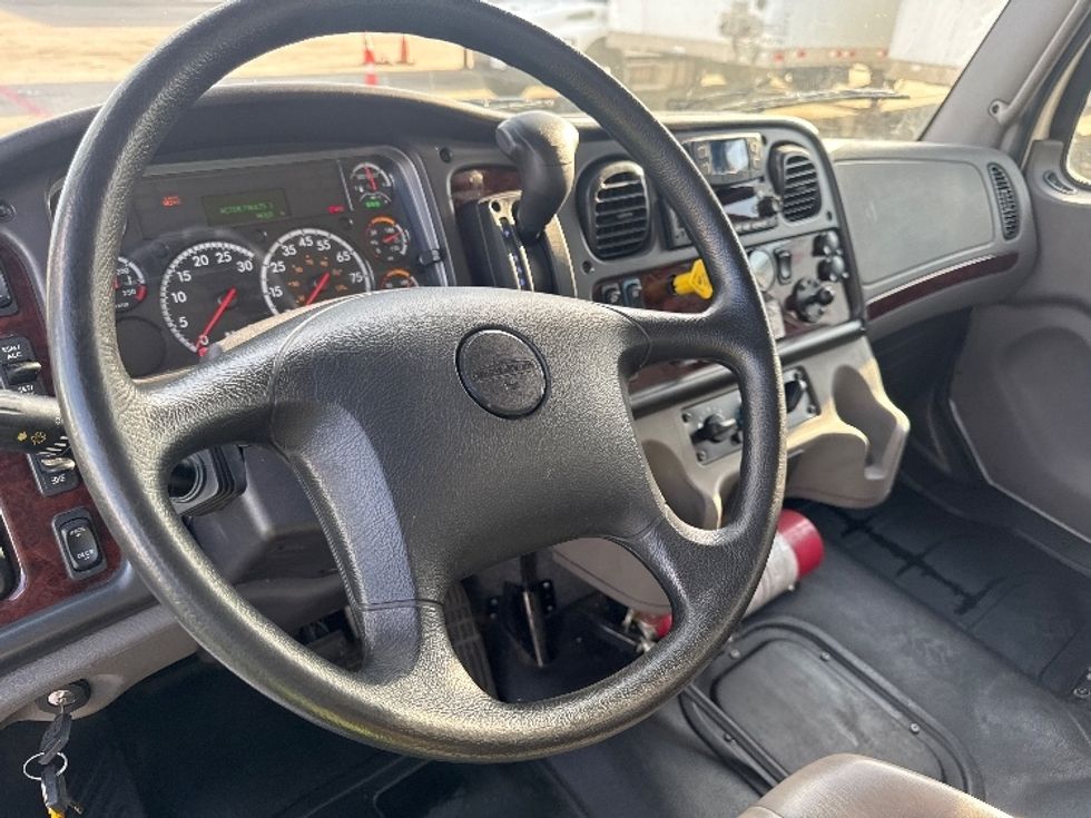 Medium Duty Box Truck-Light and Medium Duty Trucks-Freightliner-2022-M2-Carrollton-TX-82,256\n\t\tmiles-$ 80,250 - Image 17