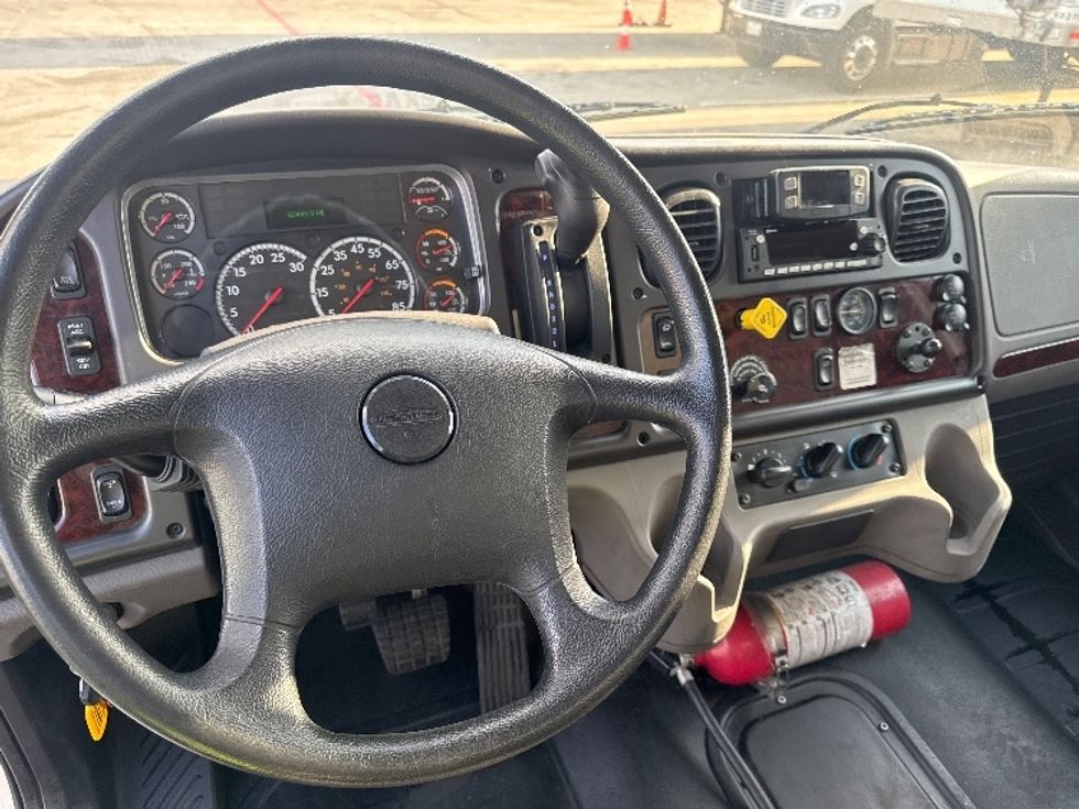 Medium Duty Box Truck-Light and Medium Duty Trucks-Freightliner-2022-M2-Carrollton-TX-82,256\n\t\tmiles-$ 80,250 - Image 18
