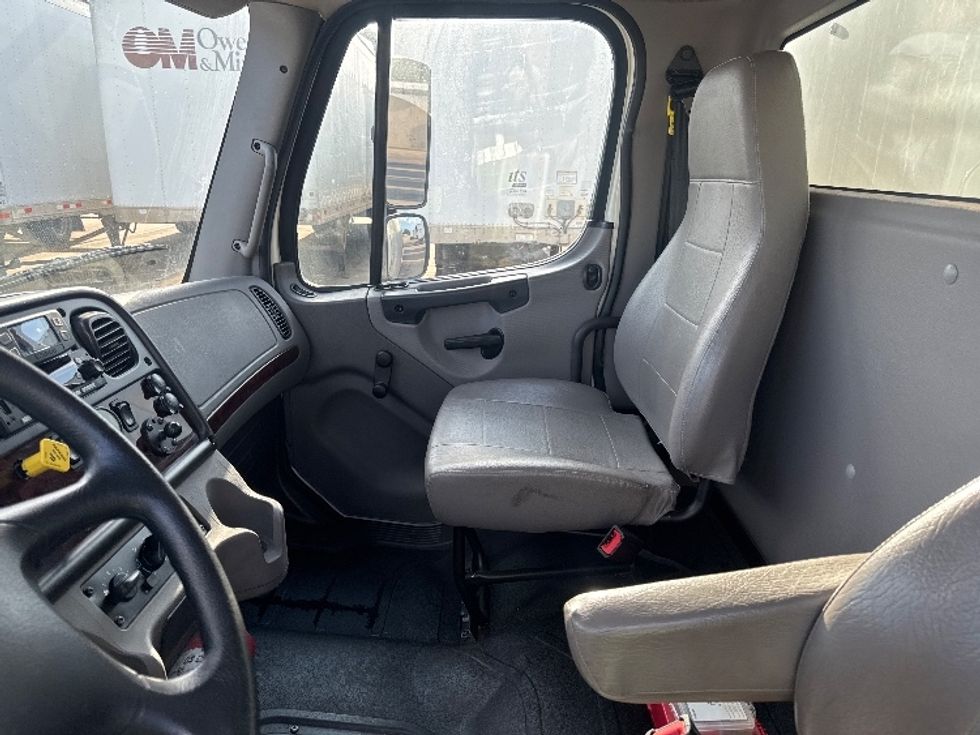Medium Duty Box Truck-Light and Medium Duty Trucks-Freightliner-2022-M2-Carrollton-TX-82,256\n\t\tmiles-$ 80,250 - Image 19