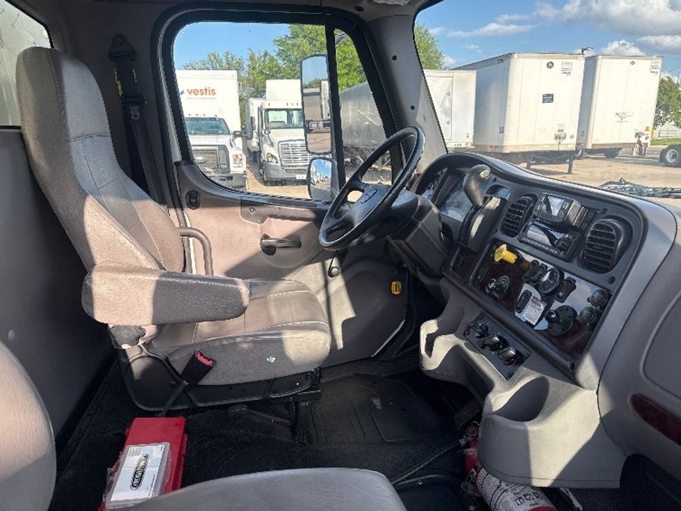 Medium Duty Box Truck-Light and Medium Duty Trucks-Freightliner-2022-M2-Carrollton-TX-82,256\n\t\tmiles-$ 80,250 - Image 22