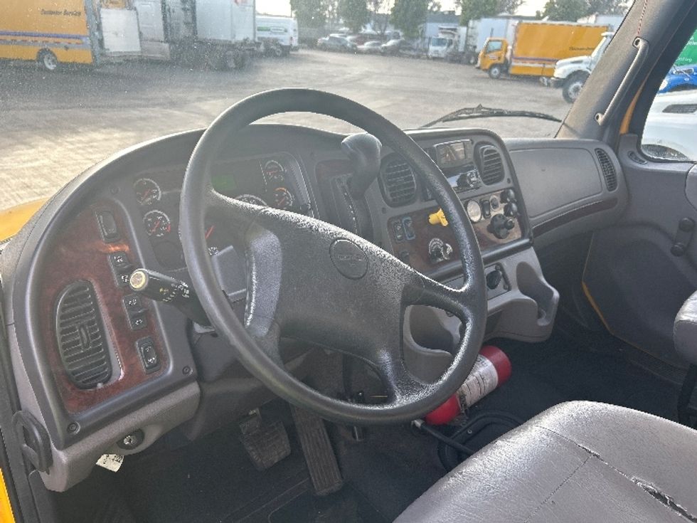 Medium Duty Box Truck-Light and Medium Duty Trucks-Freightliner-2022-M2-Carson-CA-105,587\n\t\tmiles-$ 76,500 - Image 16