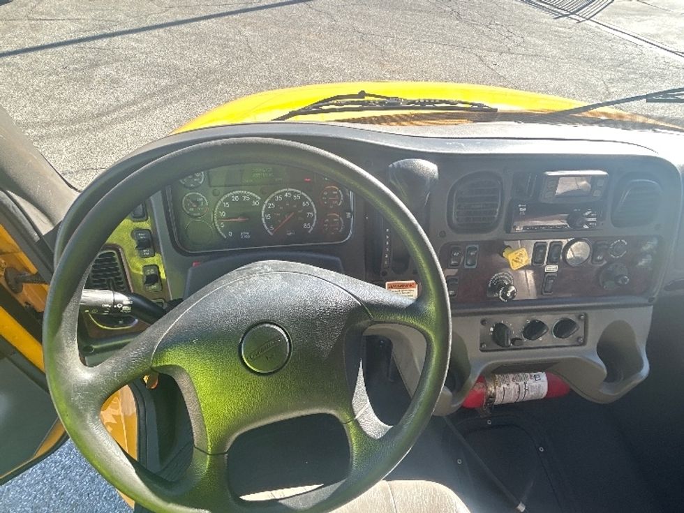 Medium Duty Box Truck-Light and Medium Duty Trucks-Freightliner-2022-M2-Carson-CA-105,587\n\t\tmiles-$ 76,500 - Image 17