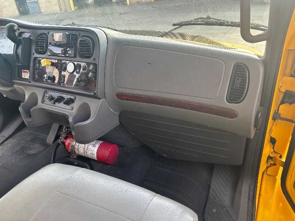 Medium Duty Box Truck-Light and Medium Duty Trucks-Freightliner-2022-M2-Carson-CA-105,587\n\t\tmiles-$ 76,500 - Image 18