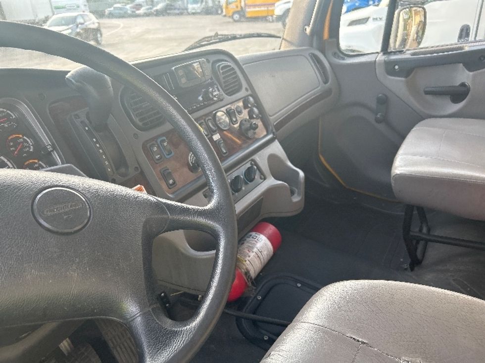 Medium Duty Box Truck-Light and Medium Duty Trucks-Freightliner-2022-M2-Carson-CA-105,587\n\t\tmiles-$ 76,500 - Image 22