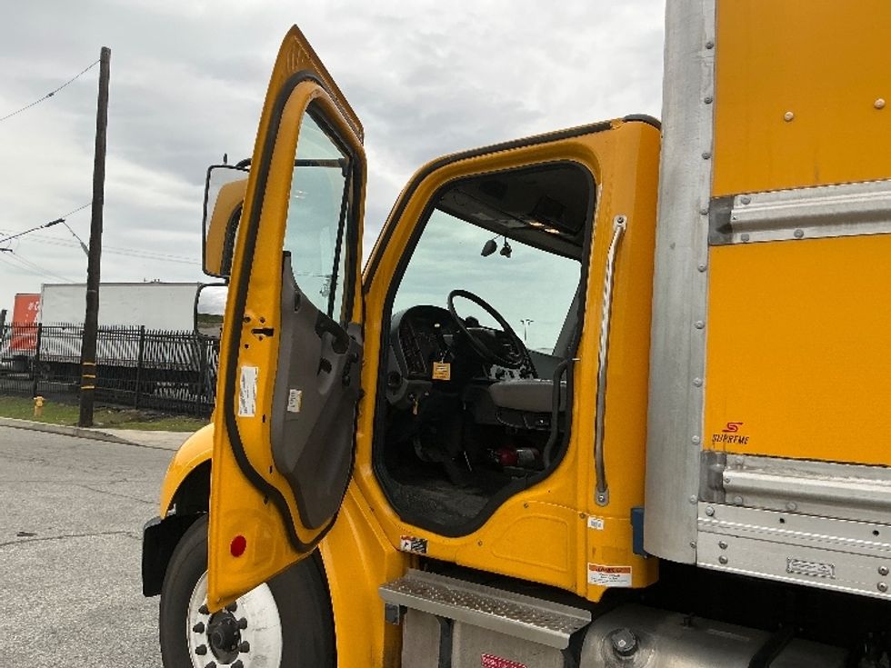 Medium Duty Box Truck-Light and Medium Duty Trucks-Freightliner-2022-M2-Carson-CA-97,247\n\t\tmiles-$ 79,000 - Image 16