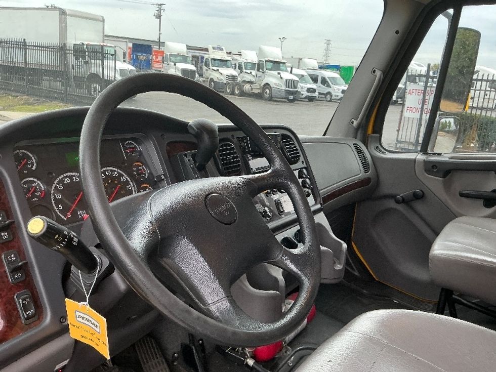 Medium Duty Box Truck-Light and Medium Duty Trucks-Freightliner-2022-M2-Carson-CA-97,247\n\t\tmiles-$ 79,000 - Image 17