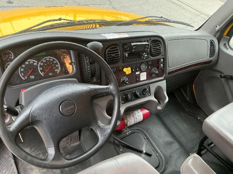 Medium Duty Box Truck-Light and Medium Duty Trucks-Freightliner-2022-M2-Carson-CA-97,247\n\t\tmiles-$ 79,000 - Image 18