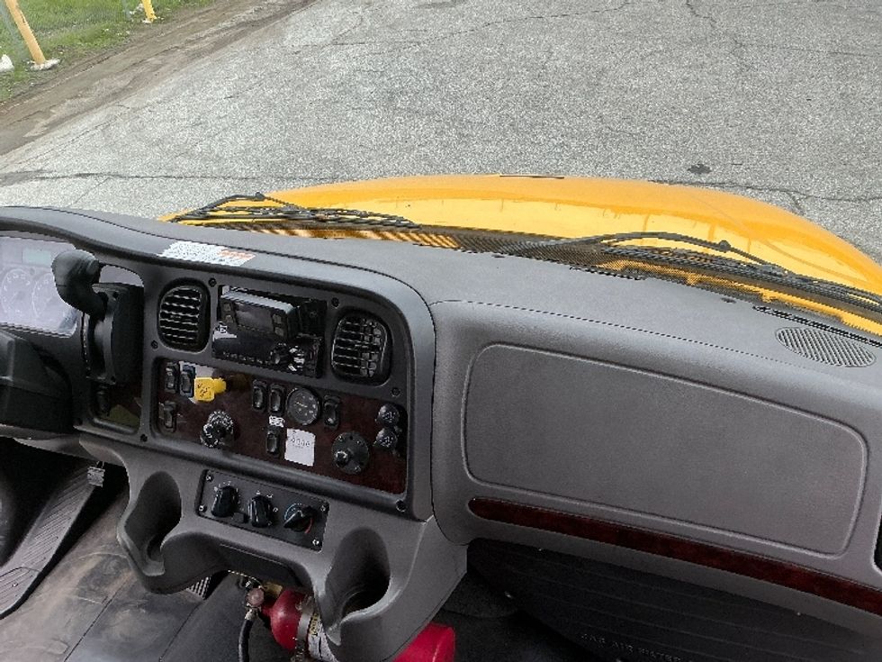 Medium Duty Box Truck-Light and Medium Duty Trucks-Freightliner-2022-M2-Carson-CA-97,247\n\t\tmiles-$ 79,000 - Image 21