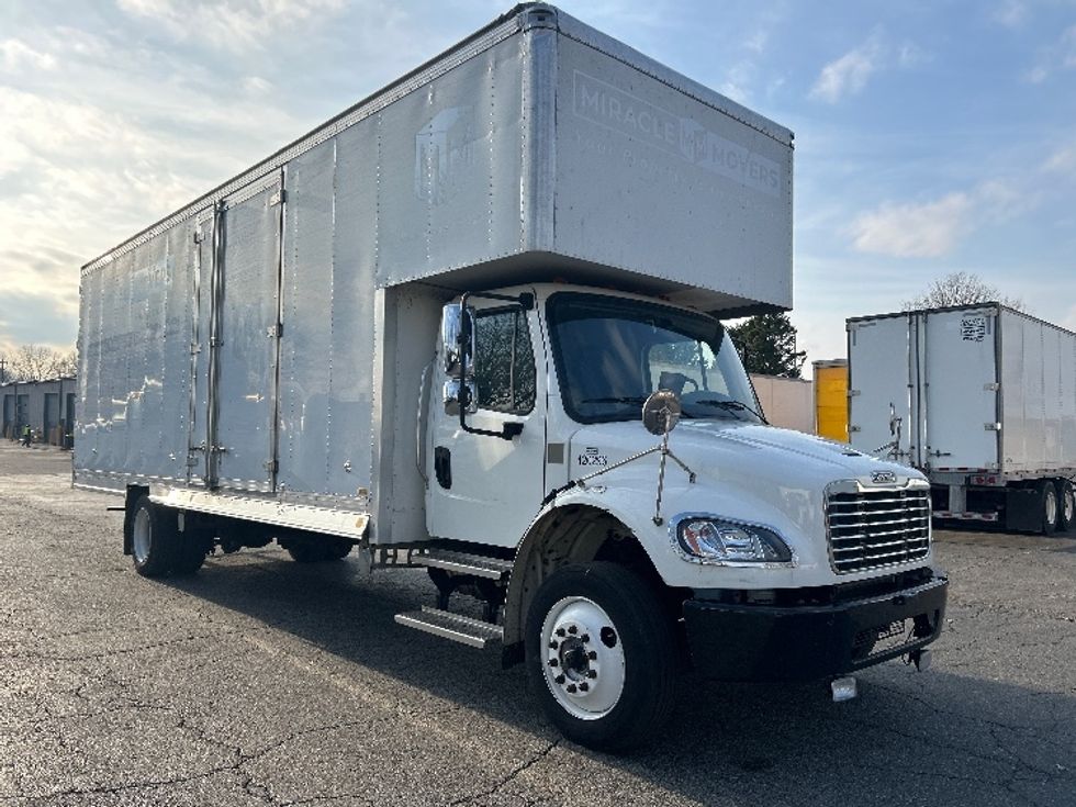 Medium Duty Box Truck-Light and Medium Duty Trucks-Freightliner-2022-M2-Charlotte-NC-125,765\n\t\tmiles-$ 80,750 - Image 1