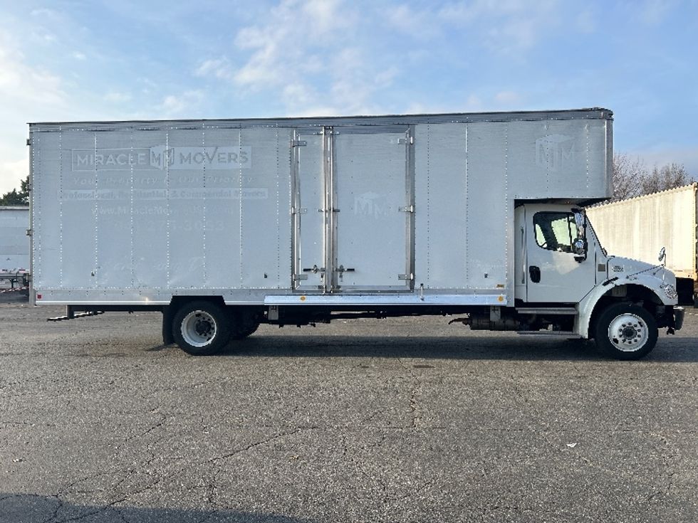 Medium Duty Box Truck-Light and Medium Duty Trucks-Freightliner-2022-M2-Charlotte-NC-125,765\n\t\tmiles-$ 80,750 - Image 13