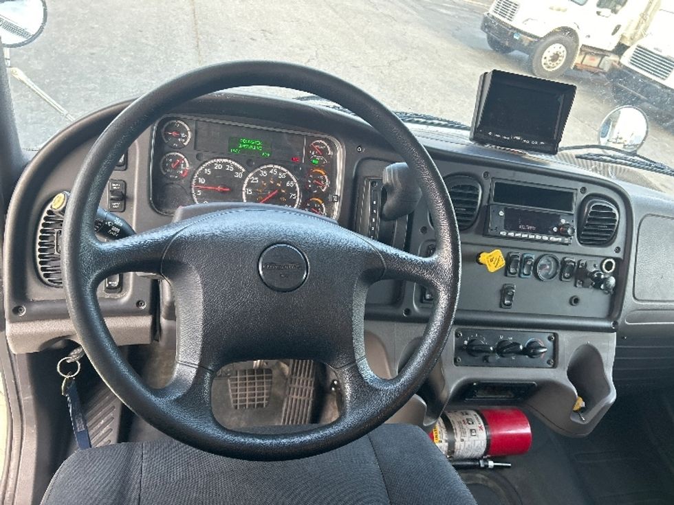 Medium Duty Box Truck-Light and Medium Duty Trucks-Freightliner-2022-M2-Charlotte-NC-125,765\n\t\tmiles-$ 80,750 - Image 16