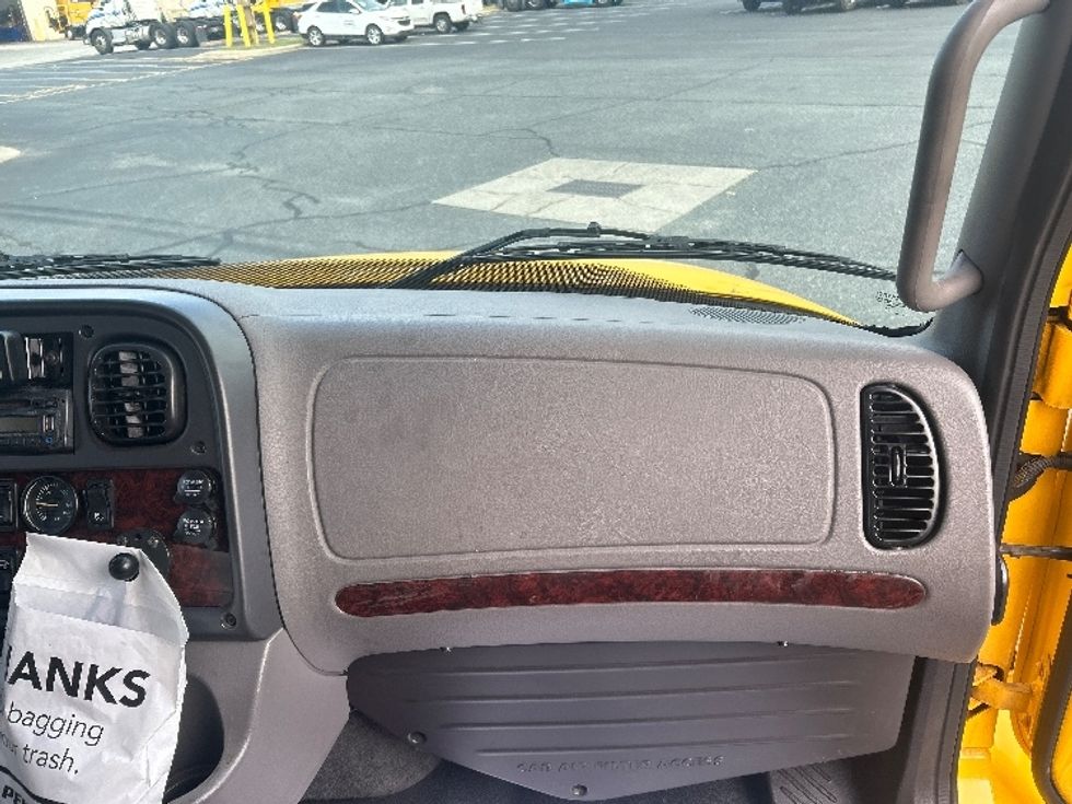 Medium Duty Box Truck-Light and Medium Duty Trucks-Freightliner-2022-M2-Charlotte-NC-214,030\n\t\tmiles-$ 56,250 - Image 21