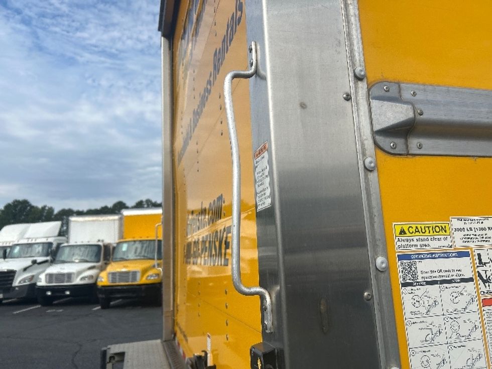 Medium Duty Box Truck-Light and Medium Duty Trucks-Freightliner-2022-M2-Charlotte-NC-214,030\n\t\tmiles-$ 56,250 - Image 26