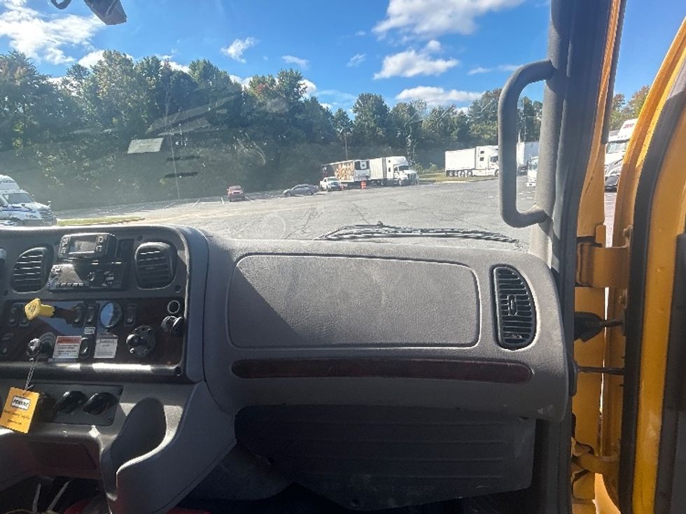 Medium Duty Box Truck-Light and Medium Duty Trucks-Freightliner-2022-M2-Charlotte-NC-247,868\n\t\tmiles-$ 49,750 - Image 21