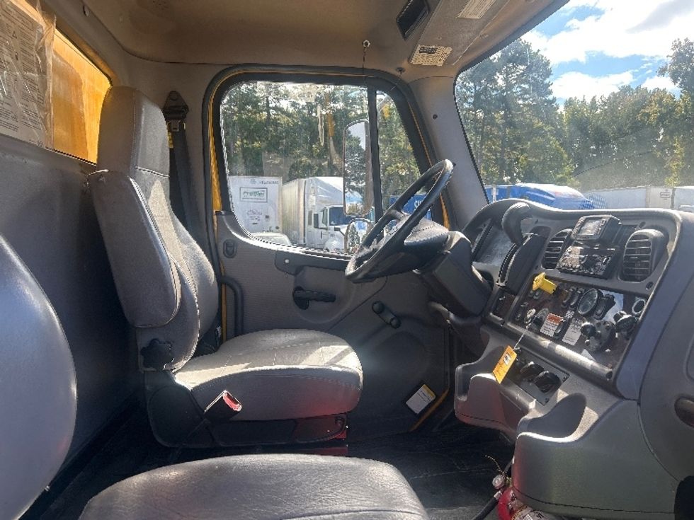 Medium Duty Box Truck-Light and Medium Duty Trucks-Freightliner-2022-M2-Charlotte-NC-247,868\n\t\tmiles-$ 49,750 - Image 22
