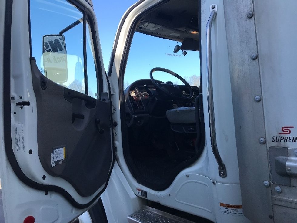 Medium Duty Box Truck-Light and Medium Duty Trucks-Freightliner-2022-M2-Charlotte-NC-280,180\n\t\tmiles-$ 45,000 - Image 14