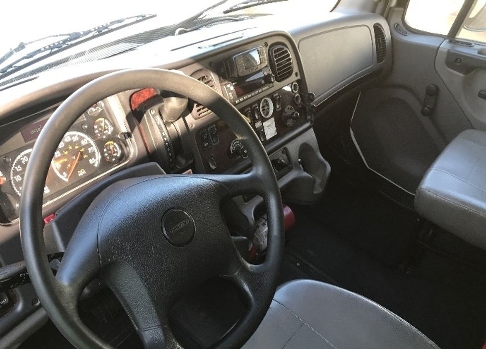 Medium Duty Box Truck-Light and Medium Duty Trucks-Freightliner-2022-M2-Charlotte-NC-280,180\n\t\tmiles-$ 45,000 - Image 15