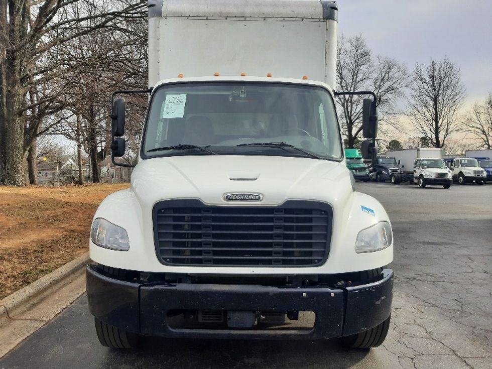 Medium Duty Box Truck-Light and Medium Duty Trucks-Freightliner-2022-M2-Charlotte-NC-280,180\n\t\tmiles-$ 45,000 - Image 2