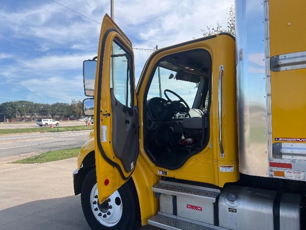 Medium Duty Box Truck-Light and Medium Duty Trucks-Freightliner-2022-M2-Chattanooga-TN-235,556\n\t\tmiles-$ 47,750 - Image 16