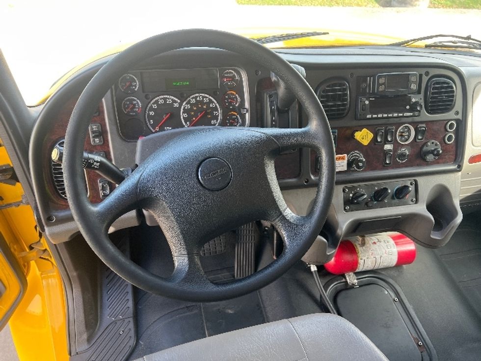 Medium Duty Box Truck-Light and Medium Duty Trucks-Freightliner-2022-M2-Chattanooga-TN-235,556\n\t\tmiles-$ 47,750 - Image 18