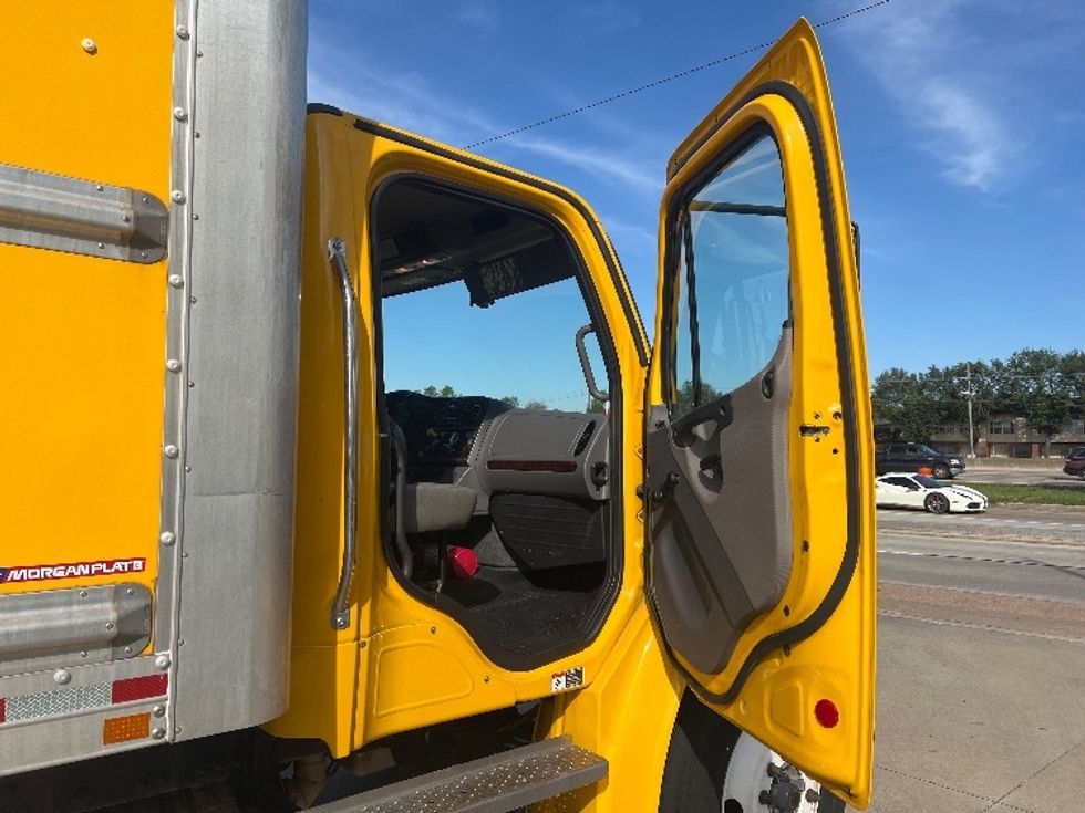 Medium Duty Box Truck-Light and Medium Duty Trucks-Freightliner-2022-M2-Chattanooga-TN-235,556\n\t\tmiles-$ 47,750 - Image 20
