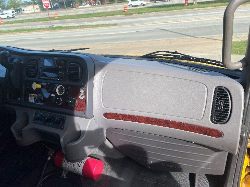 Medium Duty Box Truck-Light and Medium Duty Trucks-Freightliner-2022-M2-Chattanooga-TN-235,556\n\t\tmiles-$ 47,750 - Image 21