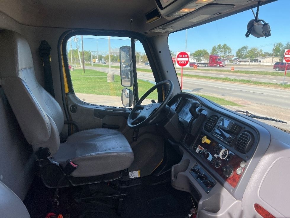 Medium Duty Box Truck-Light and Medium Duty Trucks-Freightliner-2022-M2-Chattanooga-TN-235,556\n\t\tmiles-$ 47,750 - Image 22