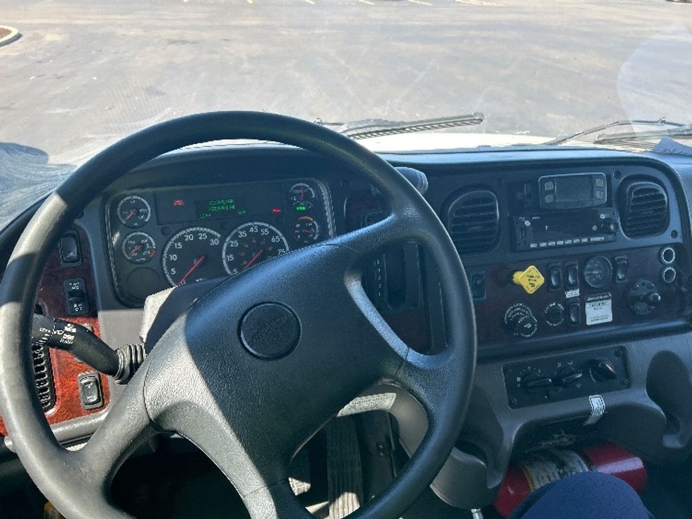 Medium Duty Box Truck-Light and Medium Duty Trucks-Freightliner-2022-M2-Chicopee-MA-225,369\n\t\tmiles-$ 55,250 - Image 18