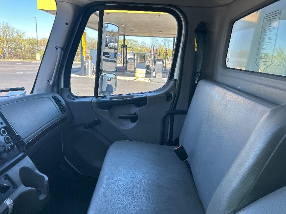 Medium Duty Box Truck-Light and Medium Duty Trucks-Freightliner-2022-M2-Chicopee-MA-225,369\n\t\tmiles-$ 55,250 - Image 19