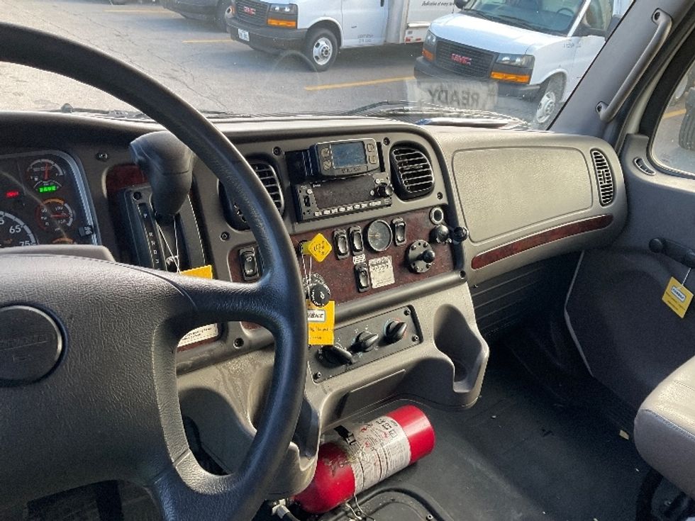 Medium Duty Box Truck-Light and Medium Duty Trucks-Freightliner-2022-M2-Cincinnati-OH-168,808\n\t\tmiles-$ 66,000 - Image 17