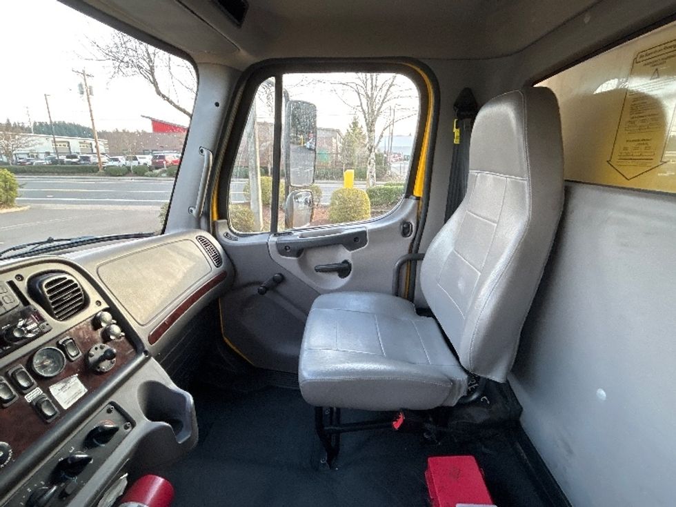 Medium Duty Box Truck-Light and Medium Duty Trucks-Freightliner-2022-M2-Clackamas-OR-257,456\n\t\tmiles-$ 39,500 - Image 19