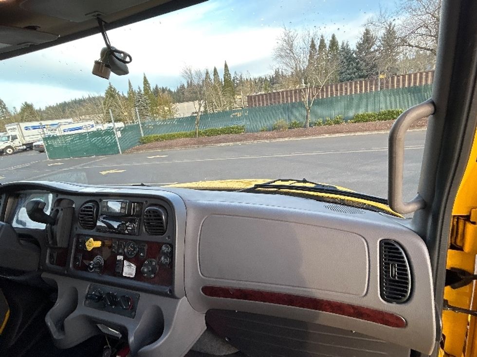 Medium Duty Box Truck-Light and Medium Duty Trucks-Freightliner-2022-M2-Clackamas-OR-257,456\n\t\tmiles-$ 39,500 - Image 21